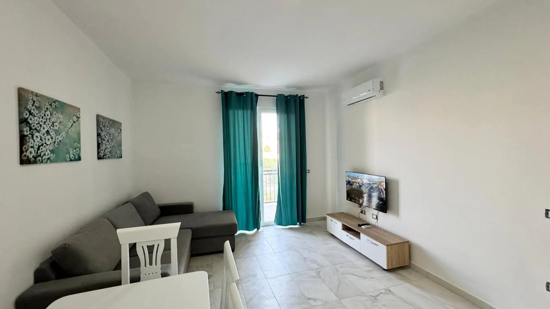 Vera Apartments Shëngjin 0*,  Albania